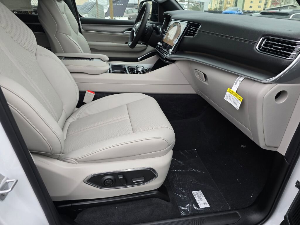 New 2025 Jeep Wagoneer Series II image 12