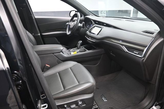 Used 2019 Cadillac XT4 Sport w/ LPO, Midnight Sport Package FWD image 29