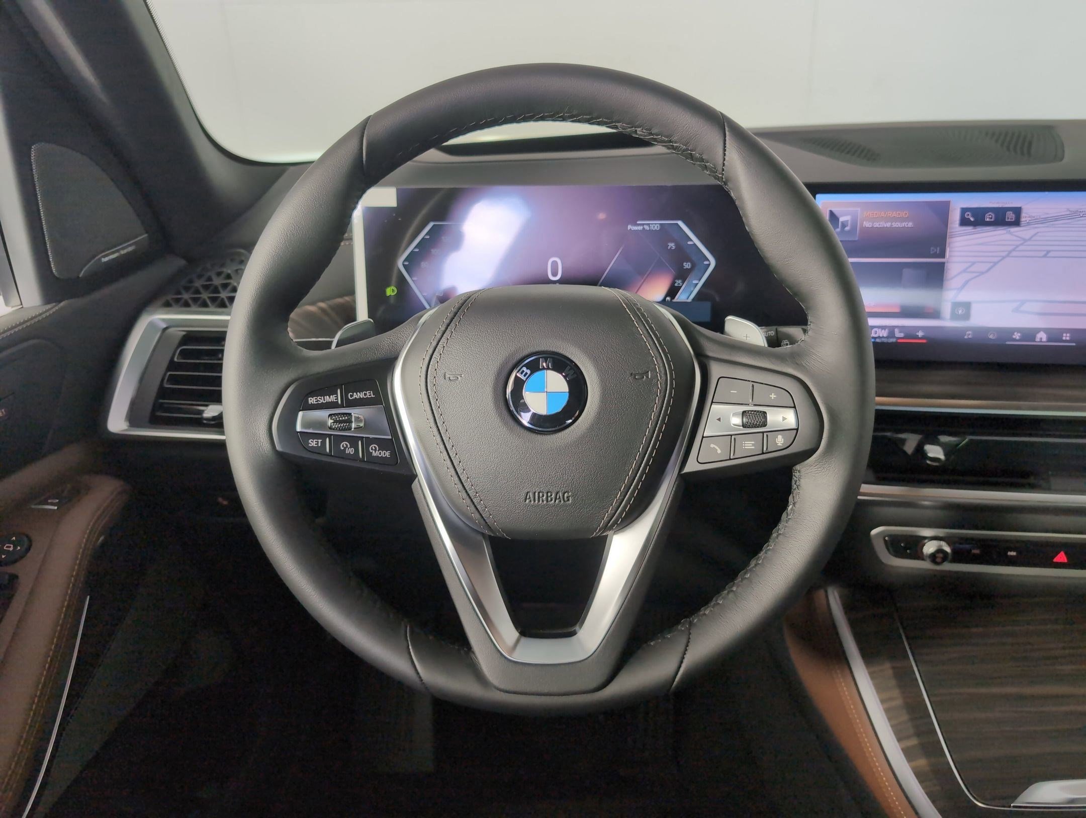 Used 2026 BMW X5 sDrive40i w/ Premium Package image 13