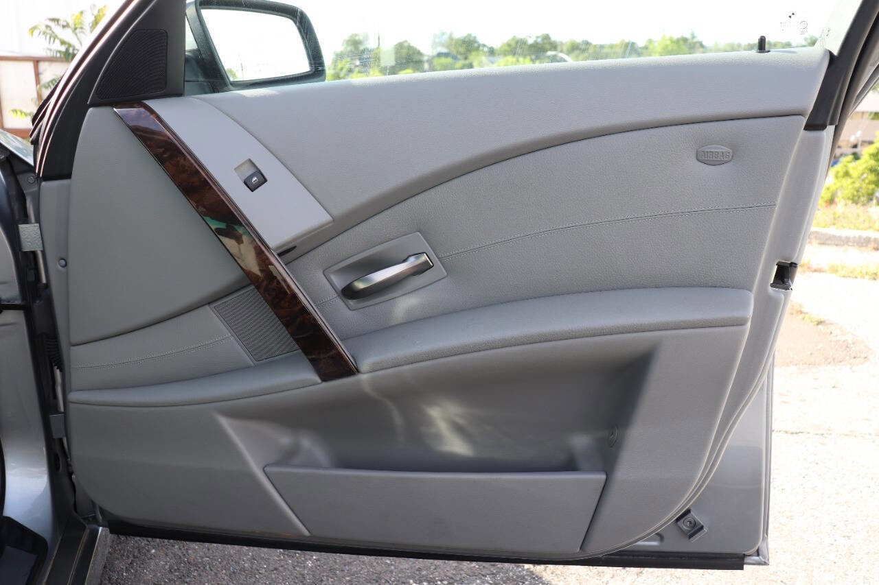 Used 2006 BMW 525xi Sedan image 13