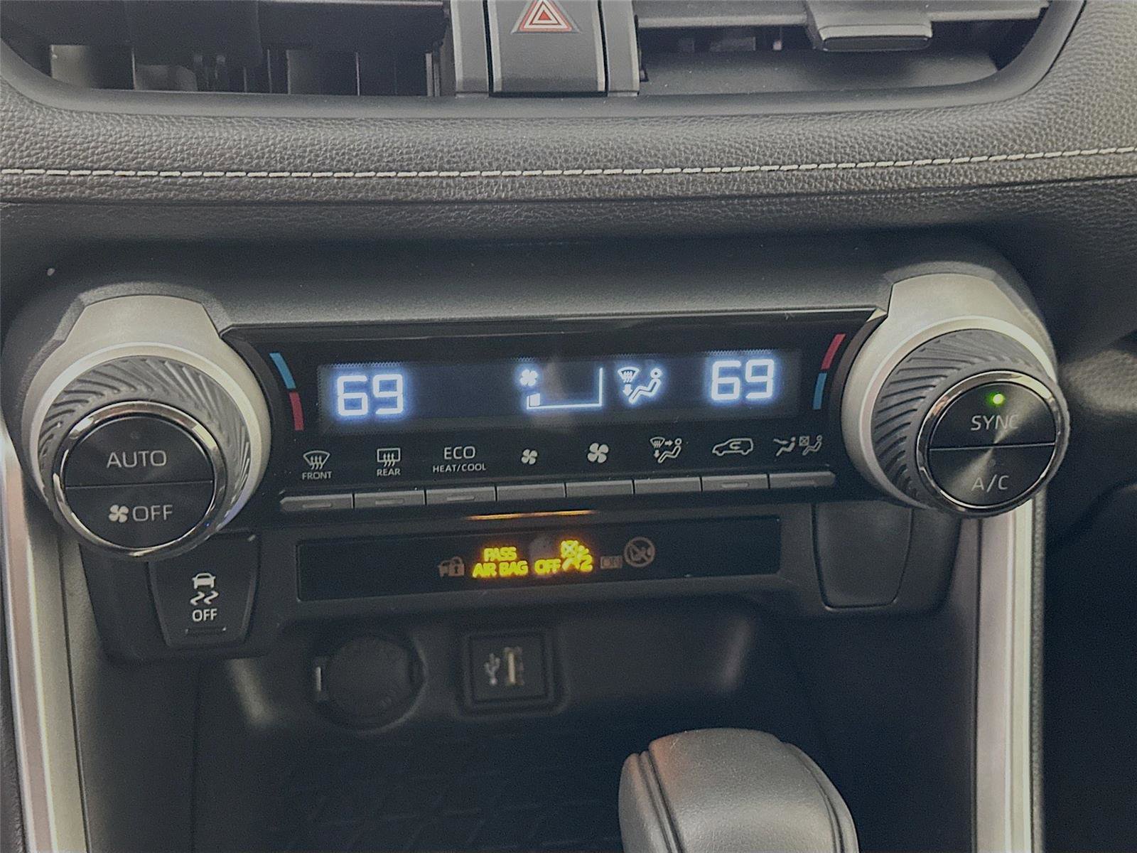 Certified 2025 Toyota RAV4 LE AWD/4WD image 9