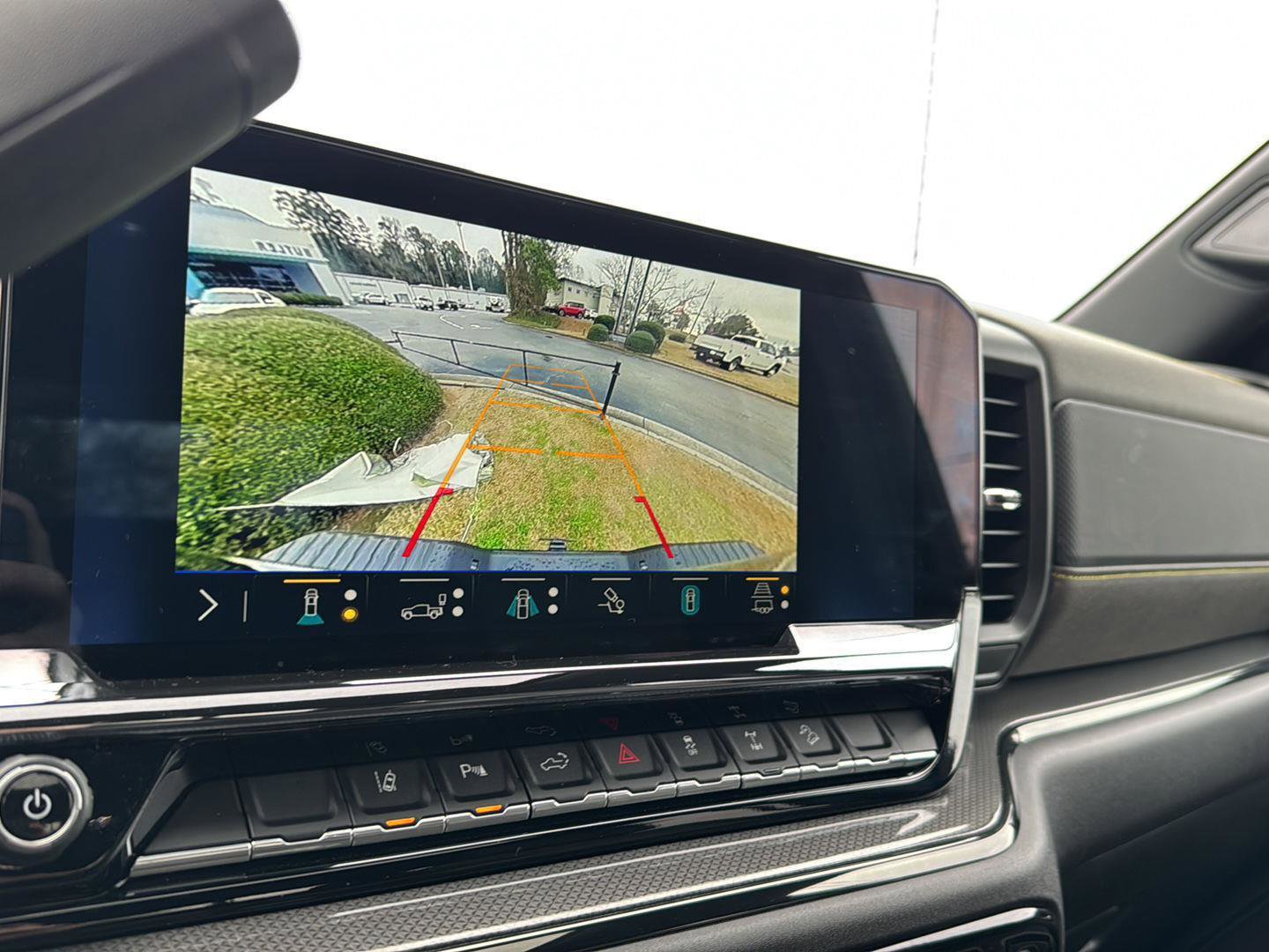 Used 2024 Chevrolet Silverado 2500 ZR2 w/ Technology Package image 22