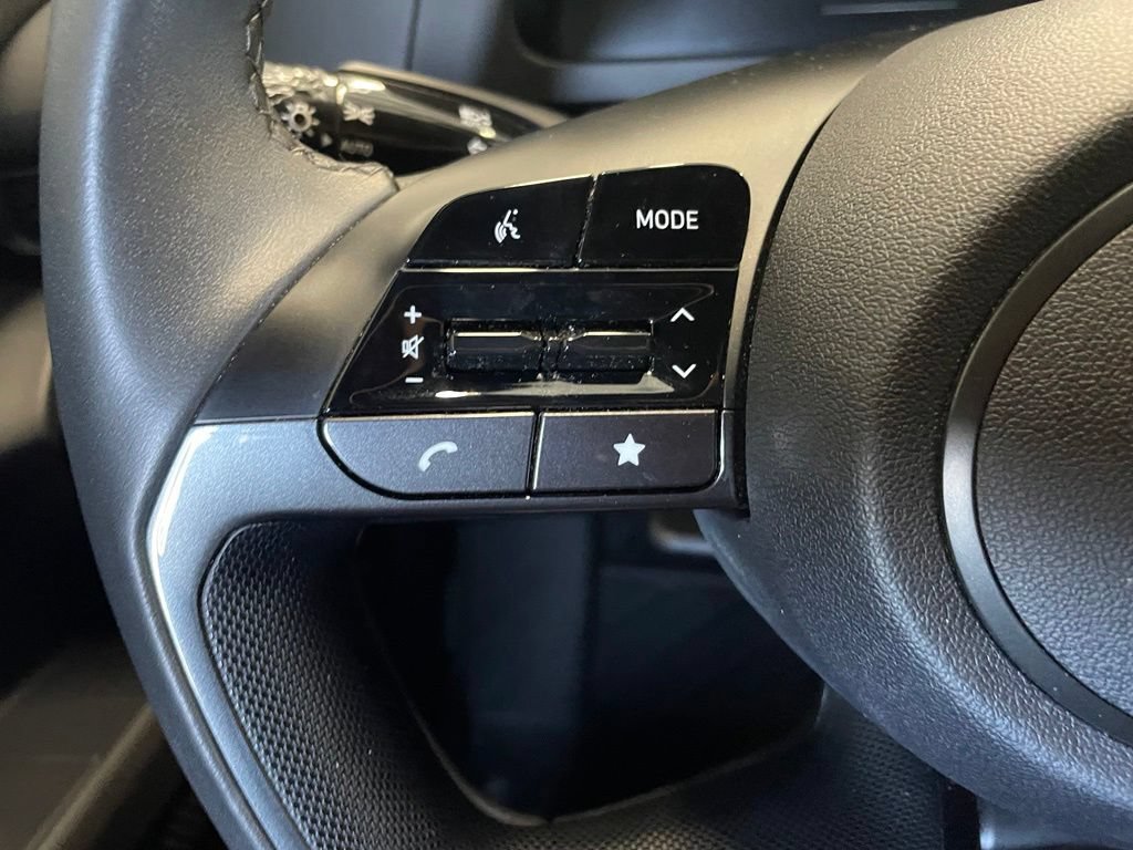 Used 2025 Hyundai Elantra Sport FWD image 12