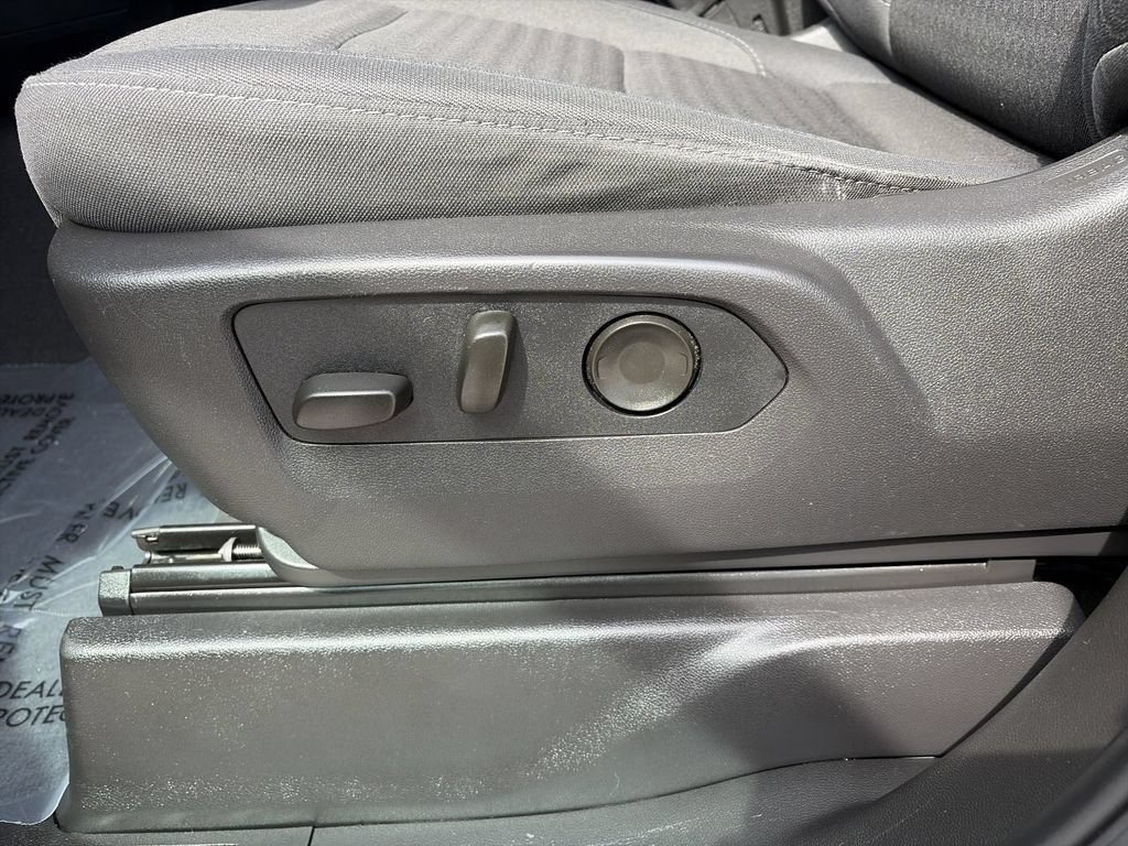 Used 2026 Chevrolet Silverado 1500 Custom w/ Turbomax Blackout Package AWD/4WD image 12