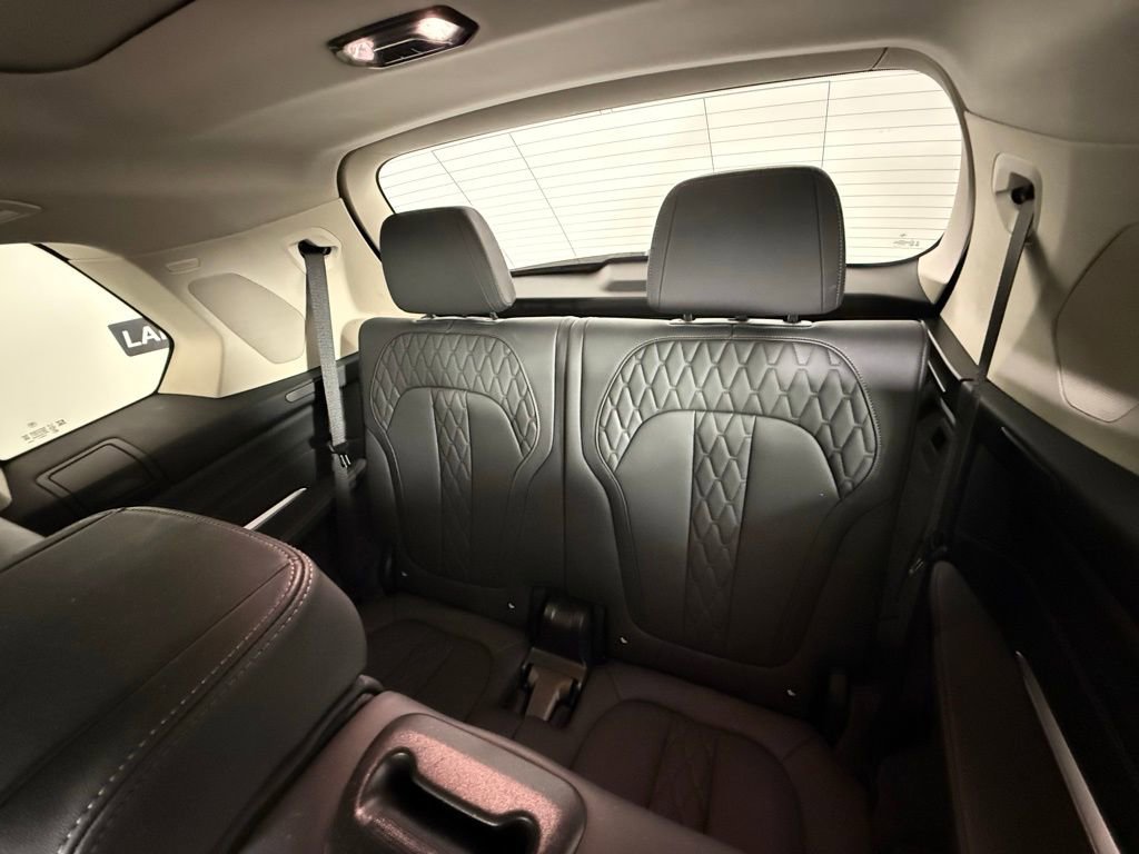 Used 2025 BMW X7 xDrive40i image 37