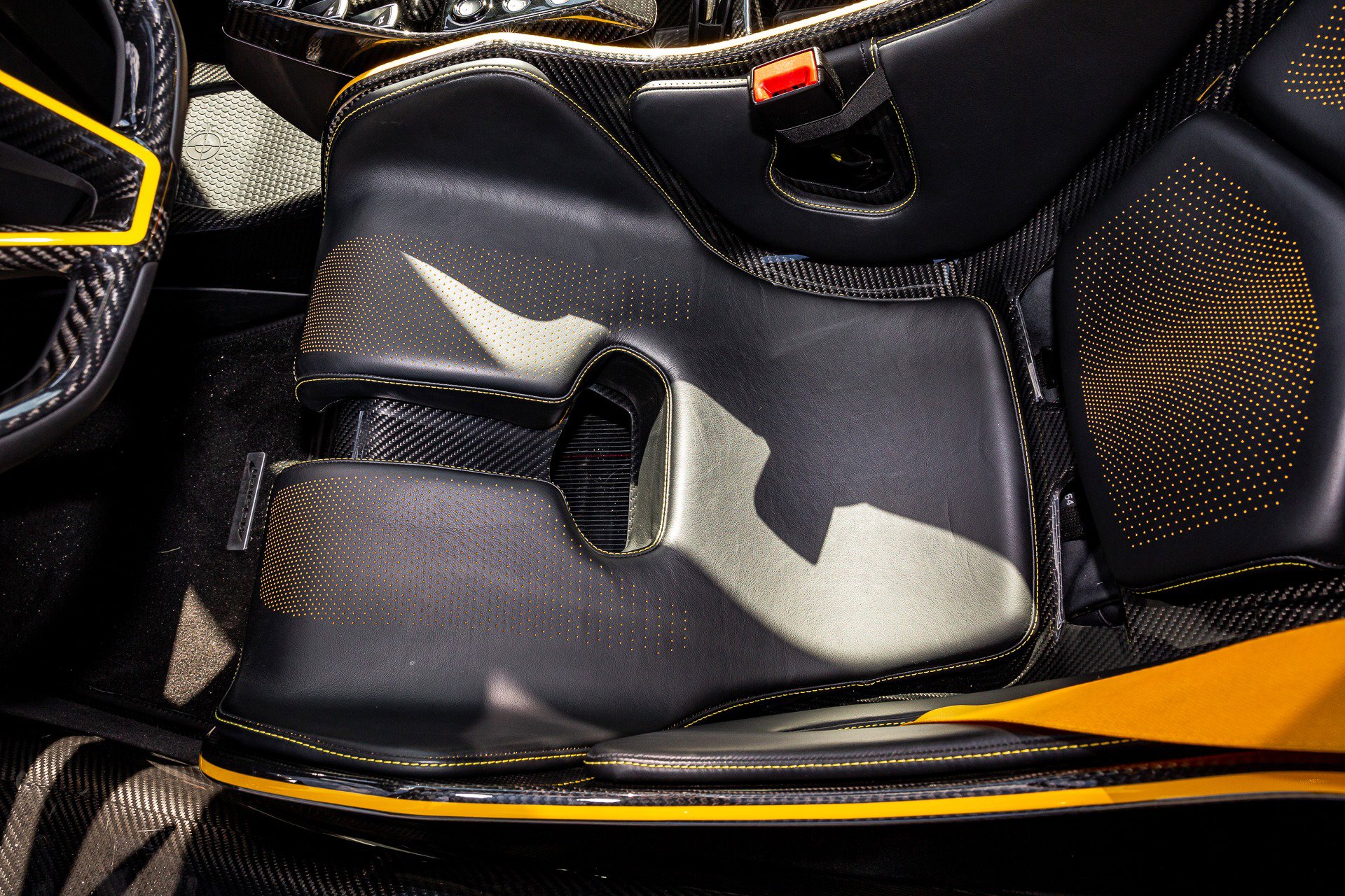 Used 2019 McLaren Senna image 51