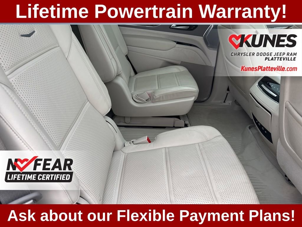 Used 2023 Cadillac Escalade Premium Luxury Platinum image 29