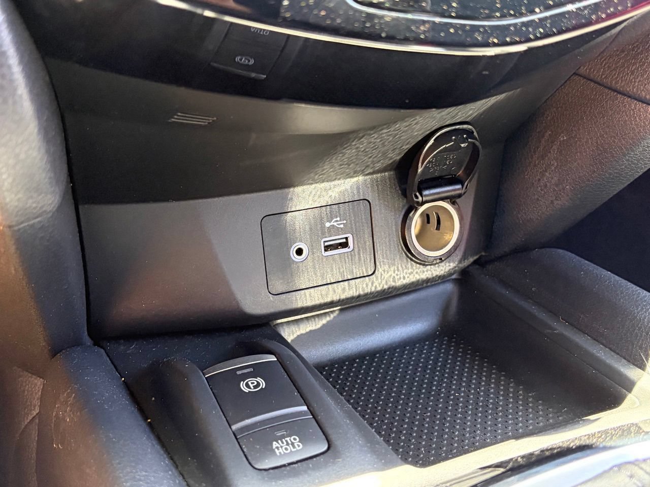 Used 2020 Nissan Rogue SV w/ Premium Package FWD image 9