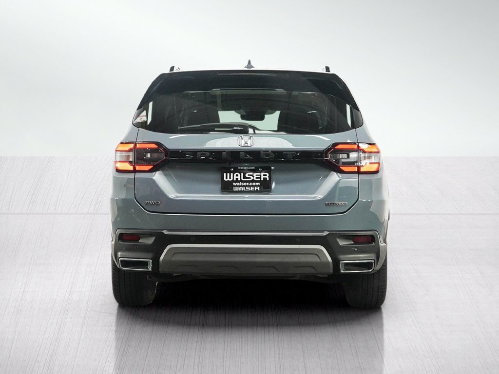 Used 2023 Honda Pilot Touring image 4