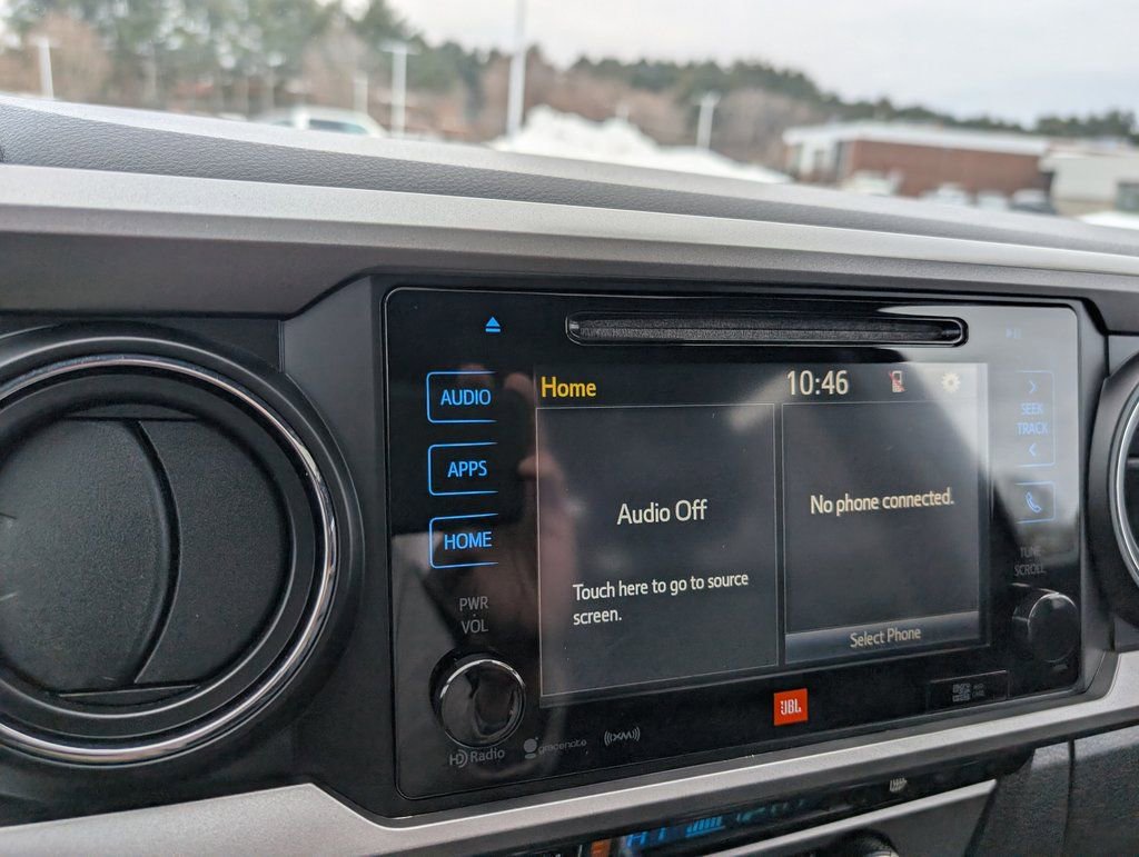 Used 2018 Toyota Tacoma Limited image 22