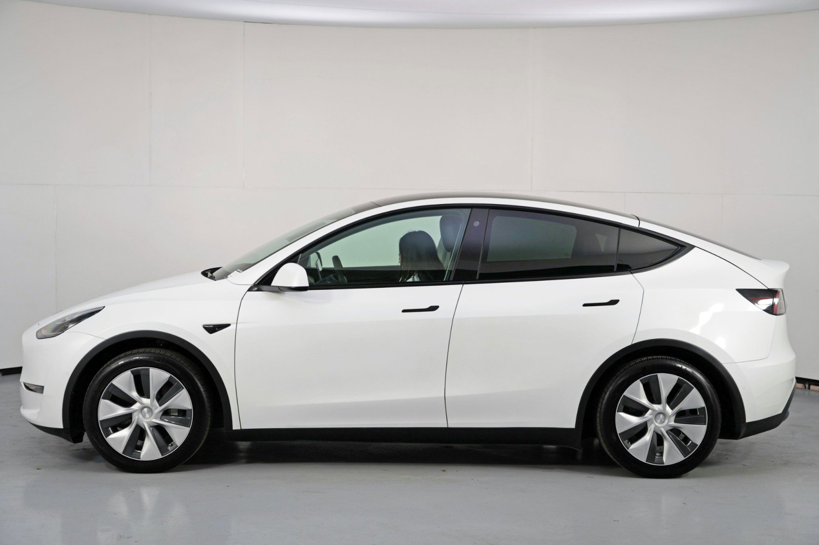 Used 2021 Tesla Model Y Long Range image 49