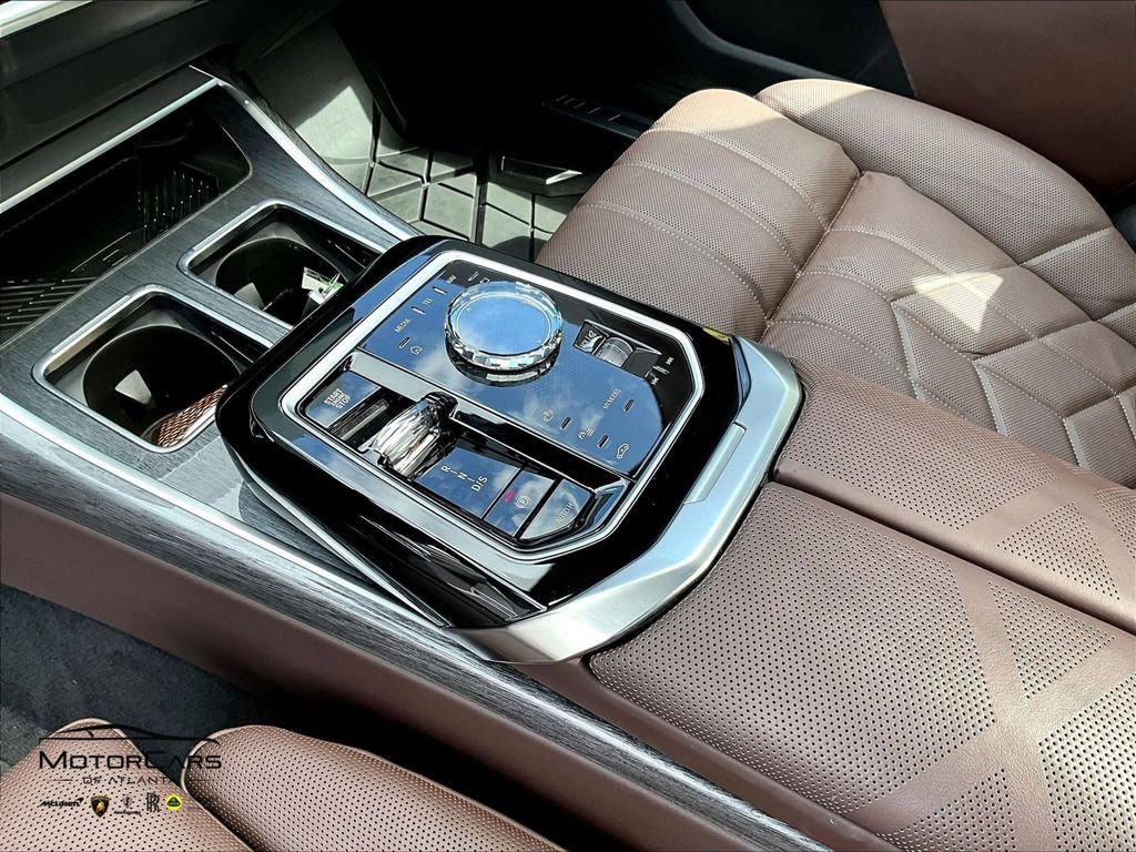 Used 2025 BMW 740i 740i w/ Premium Package image 16