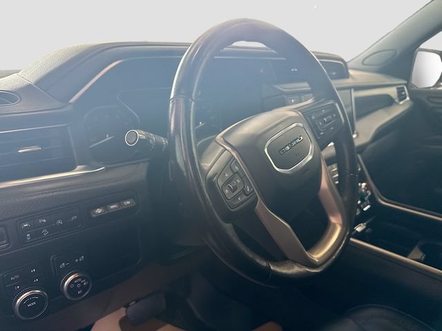 Used 2021 GMC Yukon XL Denali w/ Denali Premium Package AWD/4WD image 10