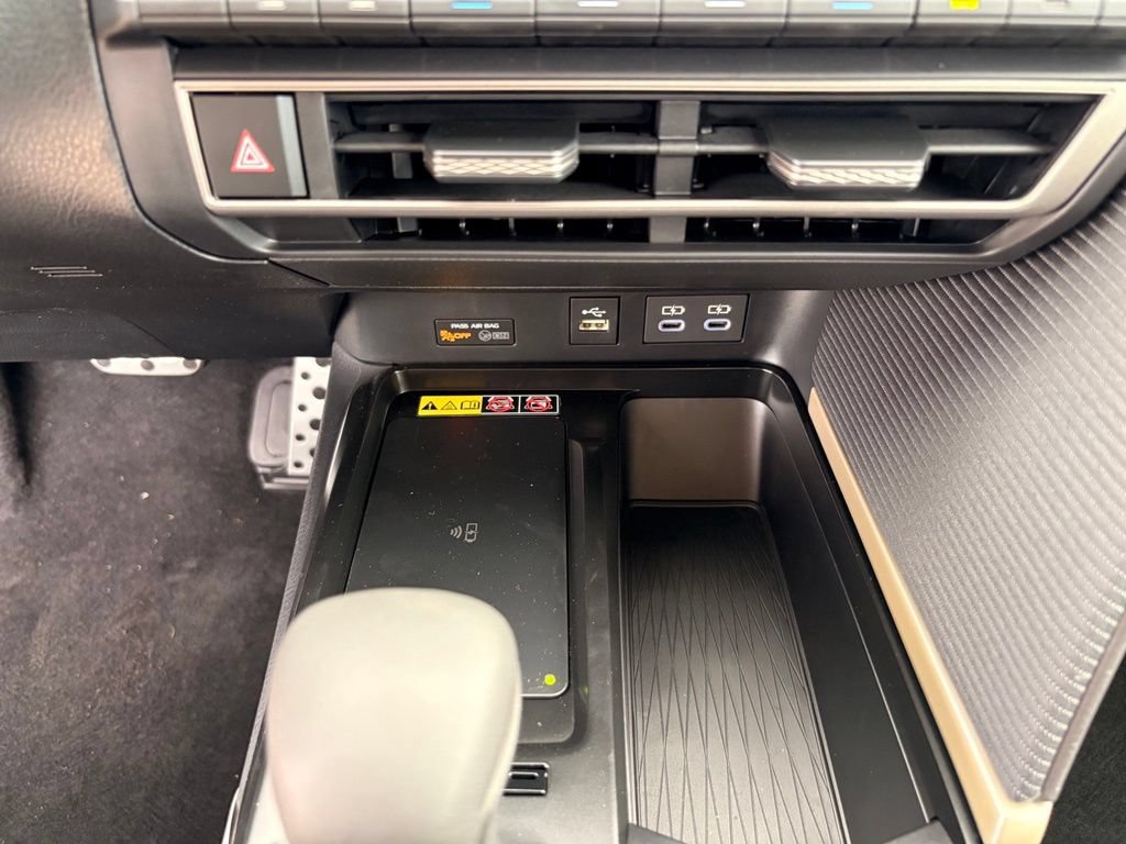 Used 2026 Toyota Camry SE FWD image 18