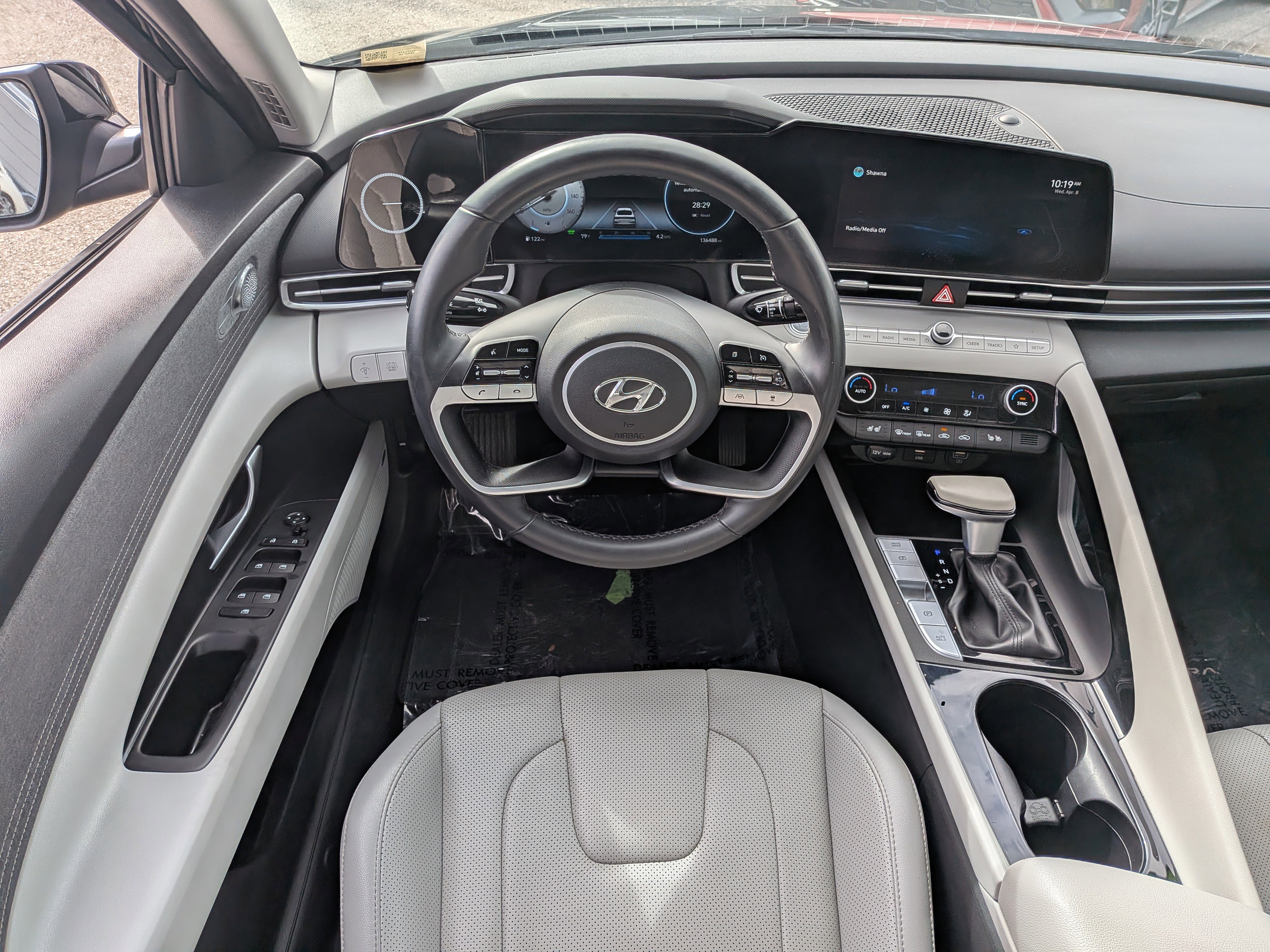 Used 2022 Hyundai Elantra Limited w/ Preferred Accessory Package image 16