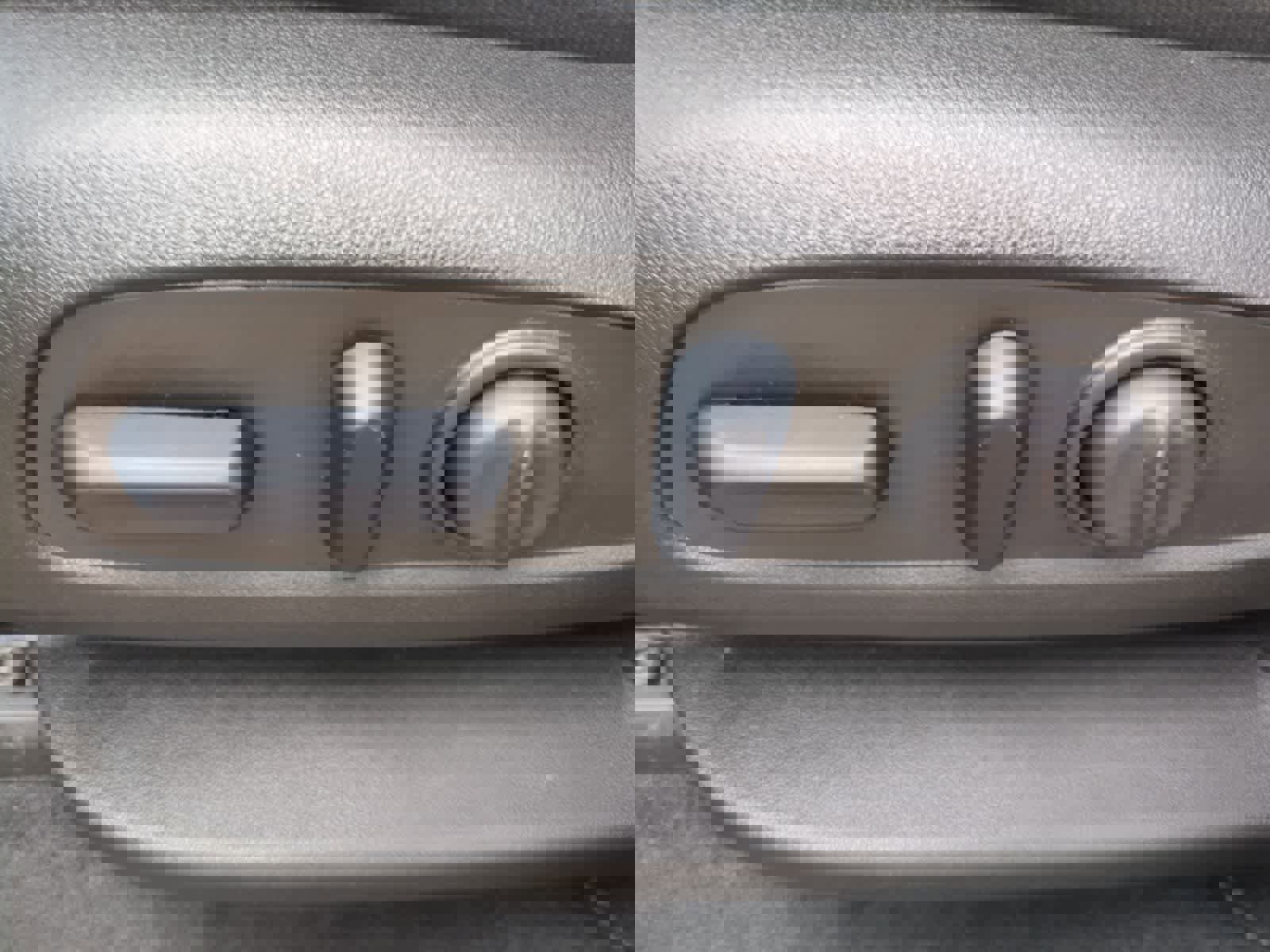 Used 2023 Chevrolet Traverse LT image 17