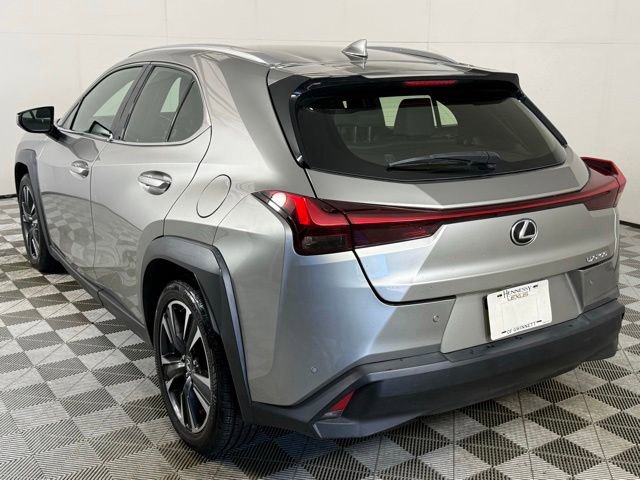Used 2021 Lexus UX 200 w/ Premium Package FWD image 4