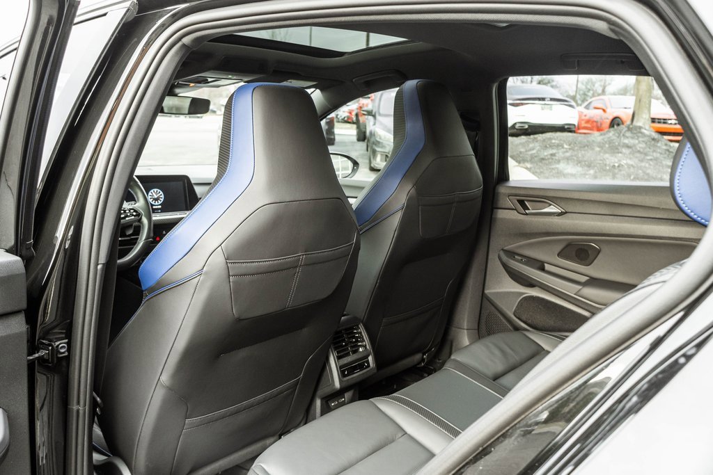 Used 2024 Volkswagen Golf R image 29