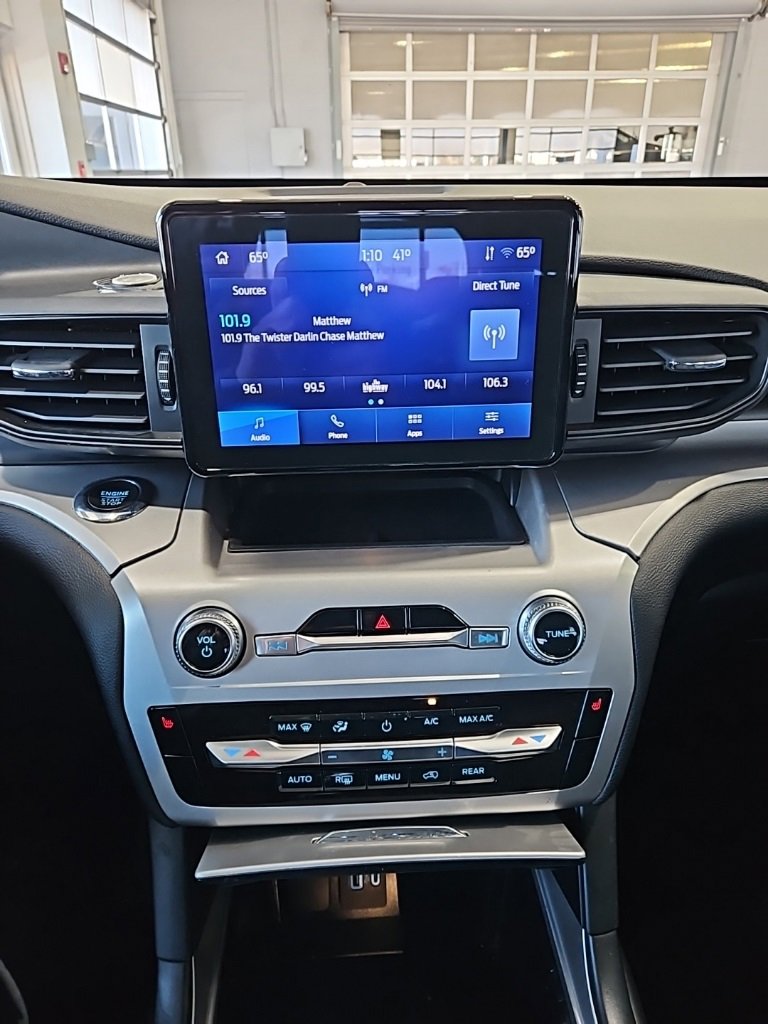 Used 2022 Ford Explorer XLT image 32