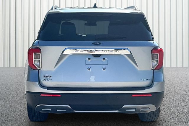 Used 2024 Ford Explorer XLT w/ Equipment Group 202A AWD/4WD image 4