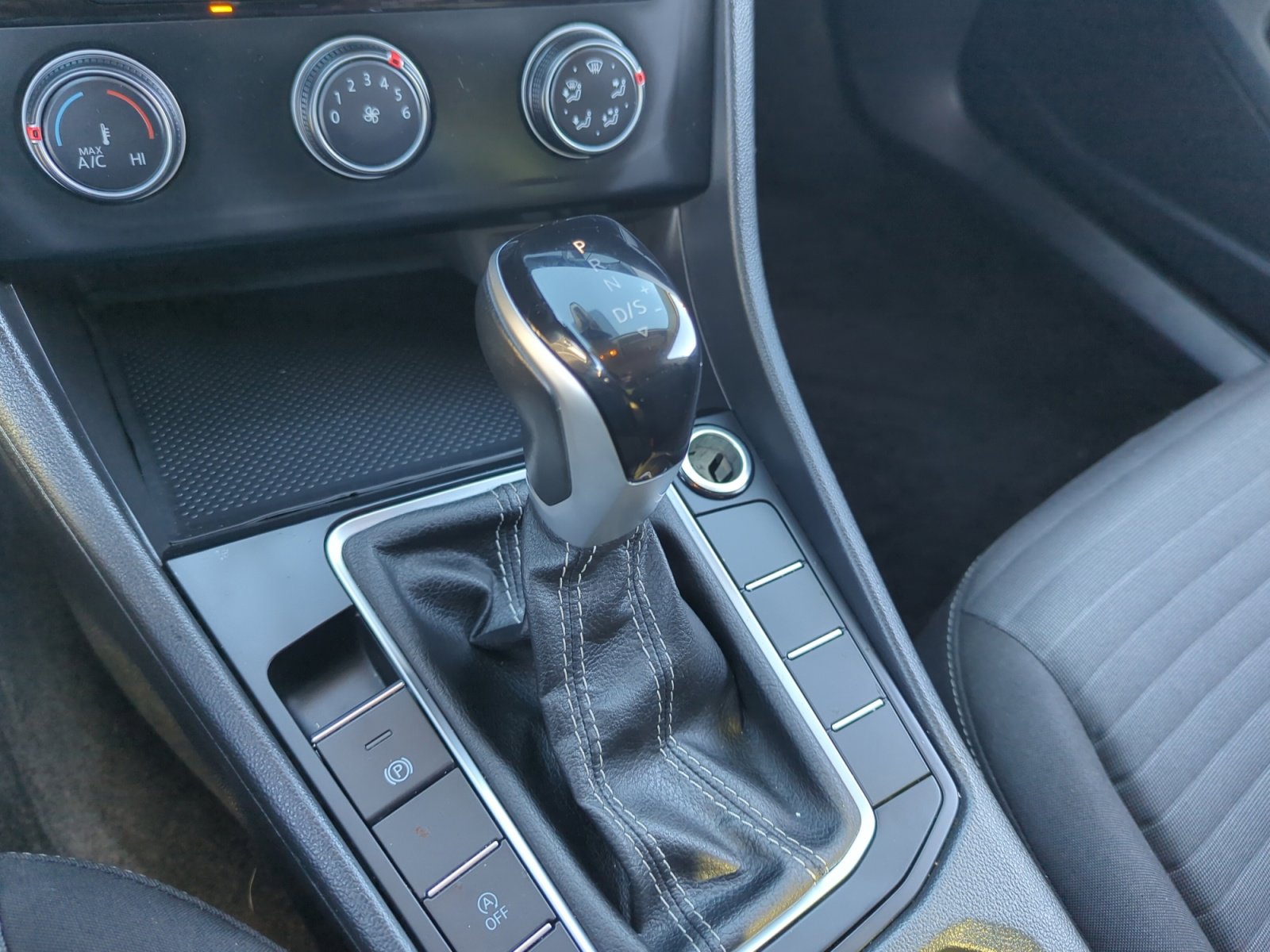 Used 2024 Volkswagen Jetta S image 15