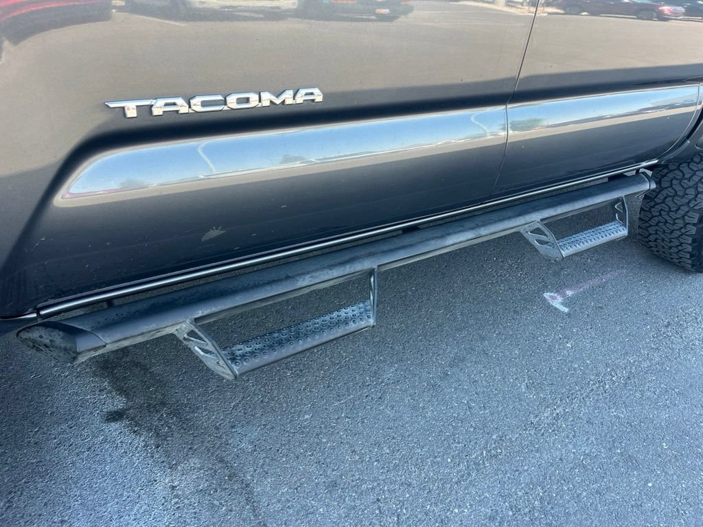 Used 2019 Toyota Tacoma TRD Sport w/ Technology Package RWD image 4