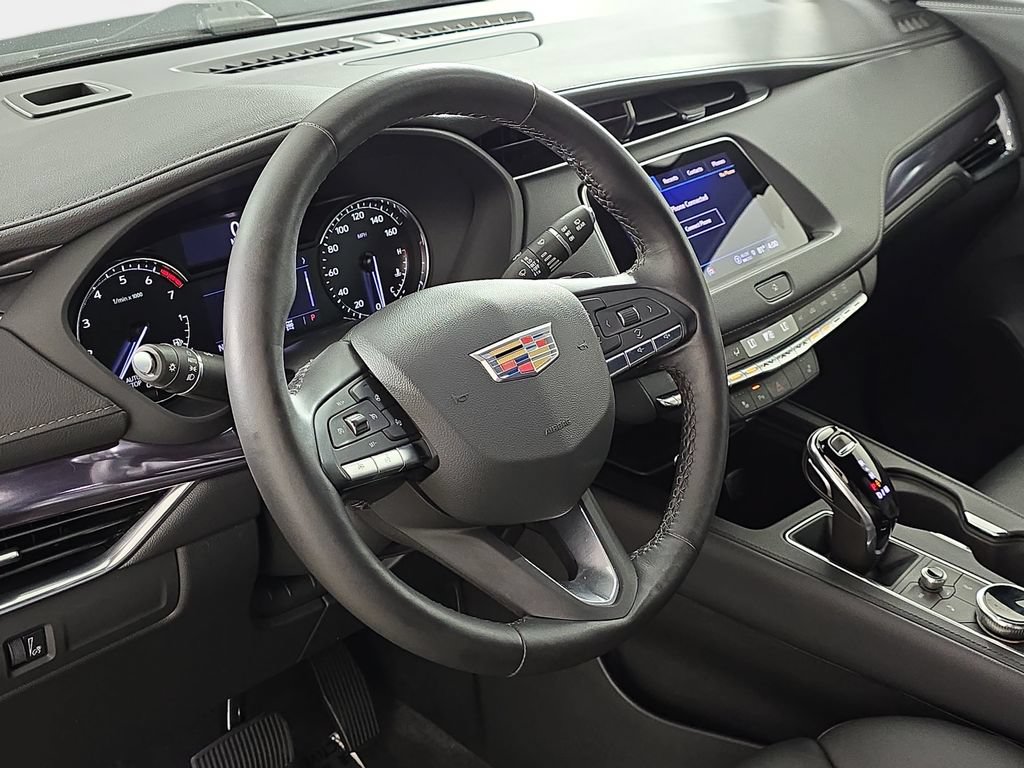 Used 2022 Cadillac XT4 Luxury w/ Cold Weather Package AWD/4WD image 19