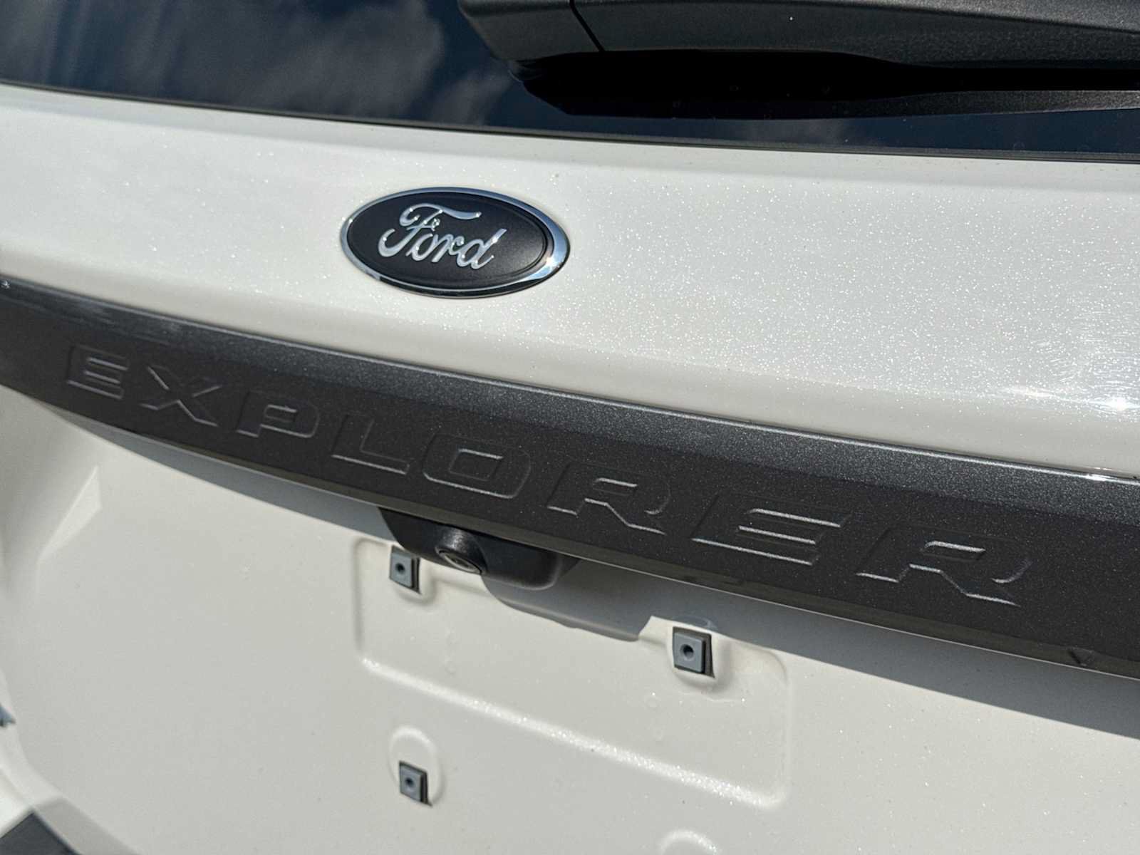 Used 2023 Ford Explorer XLT w/ Equipment Group 202A AWD/4WD image 12