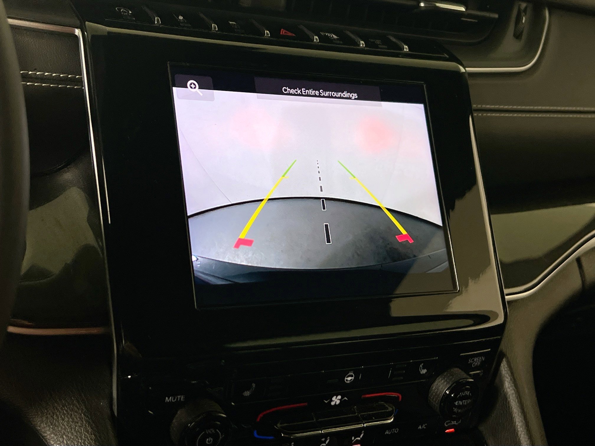 Used 2023 Jeep Grand Cherokee Altitude image 13