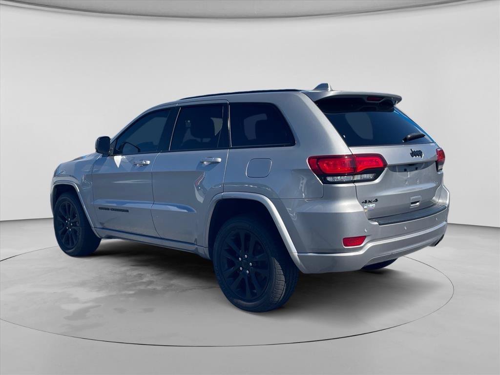 Used 2021 Jeep Grand Cherokee Laredo X AWD/4WD image 5