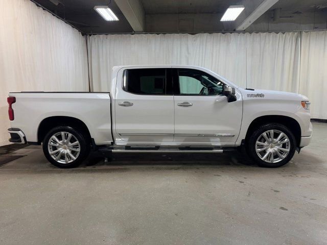 Used 2025 Chevrolet Silverado 1500 High Country w/ High Country Premium Package image 3