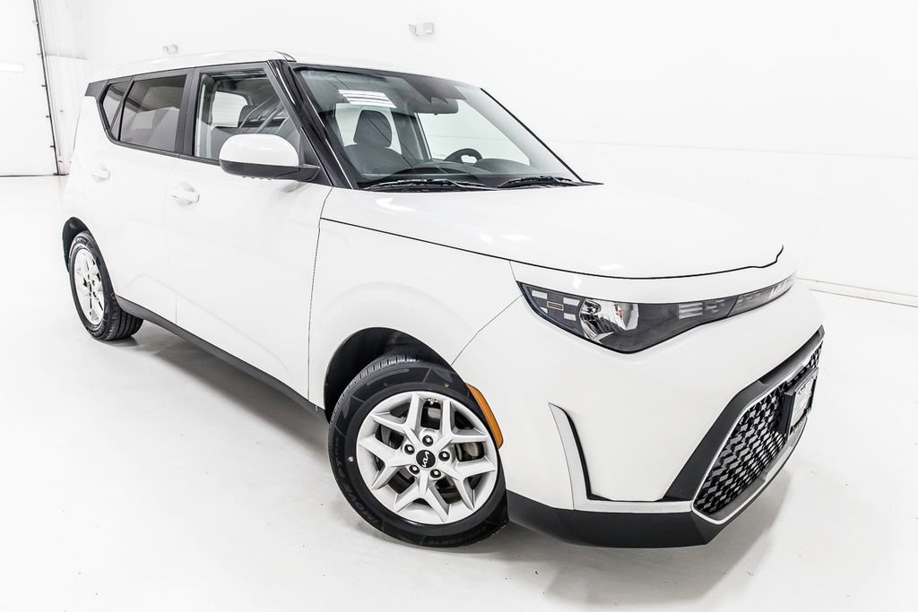 Used 2024 Kia Soul LX w/ Option Group 015 FWD image 9