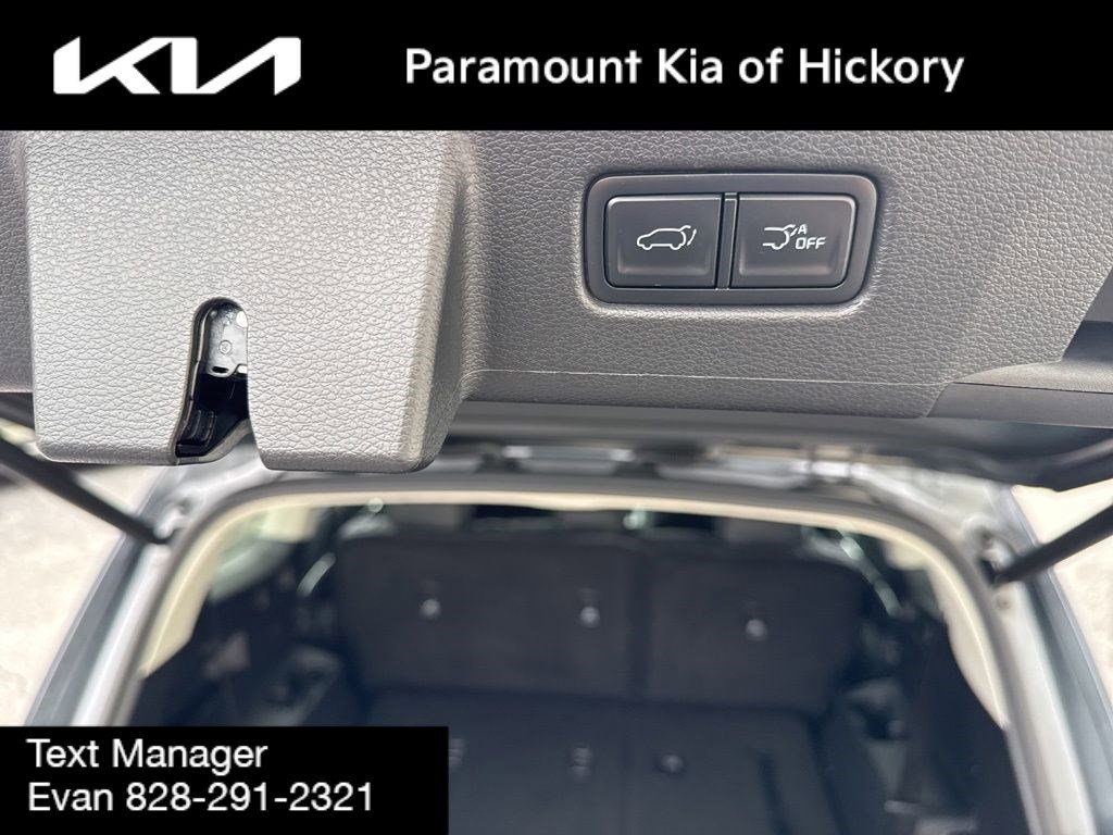 Used 2025 Kia Telluride EX image 16