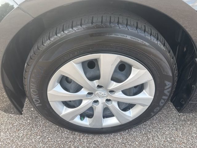 Used 2025 Toyota Corolla LE FWD image 12