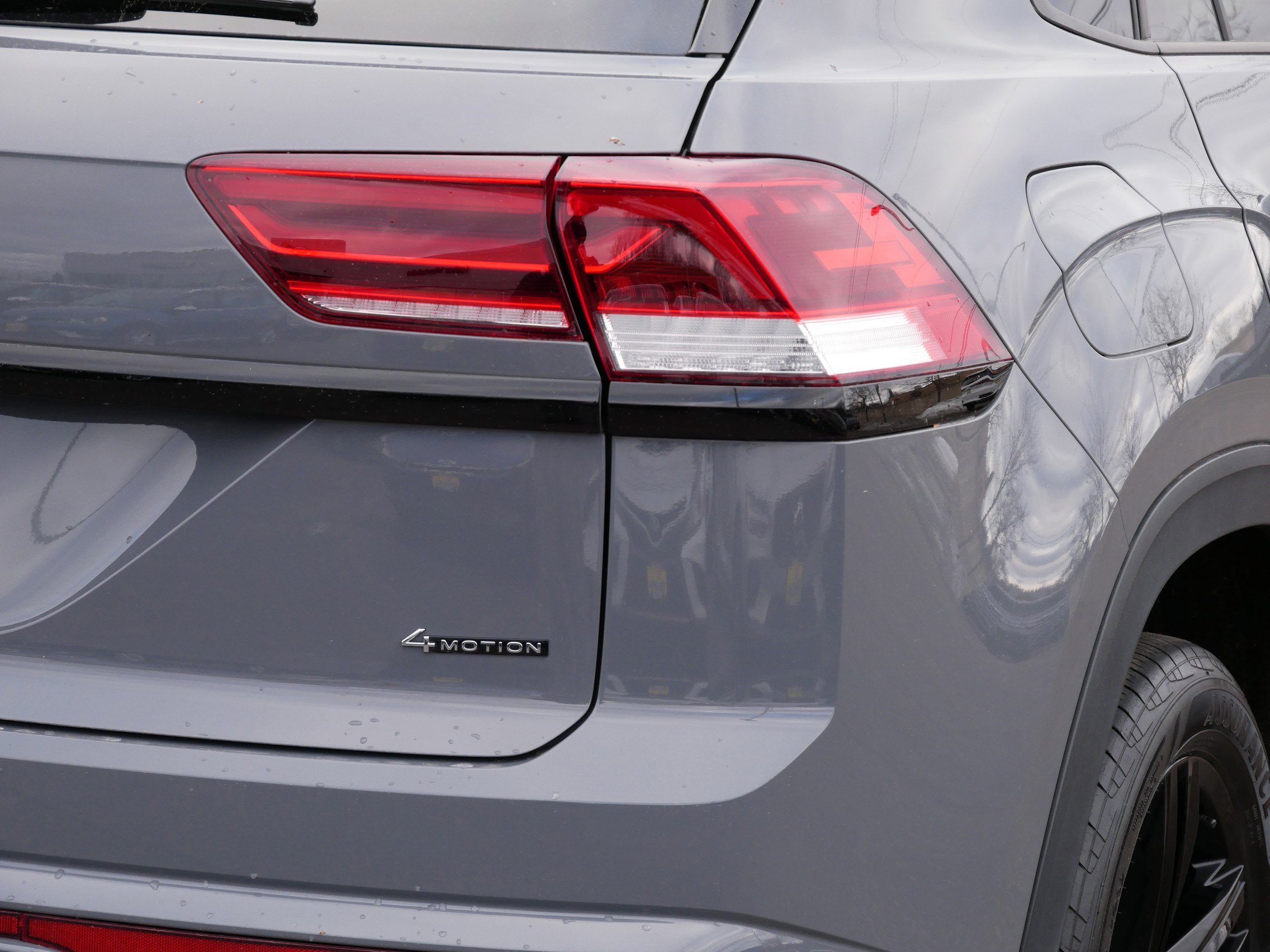 Certified 2023 Volkswagen Atlas Cross Sport SEL R-Line image 17