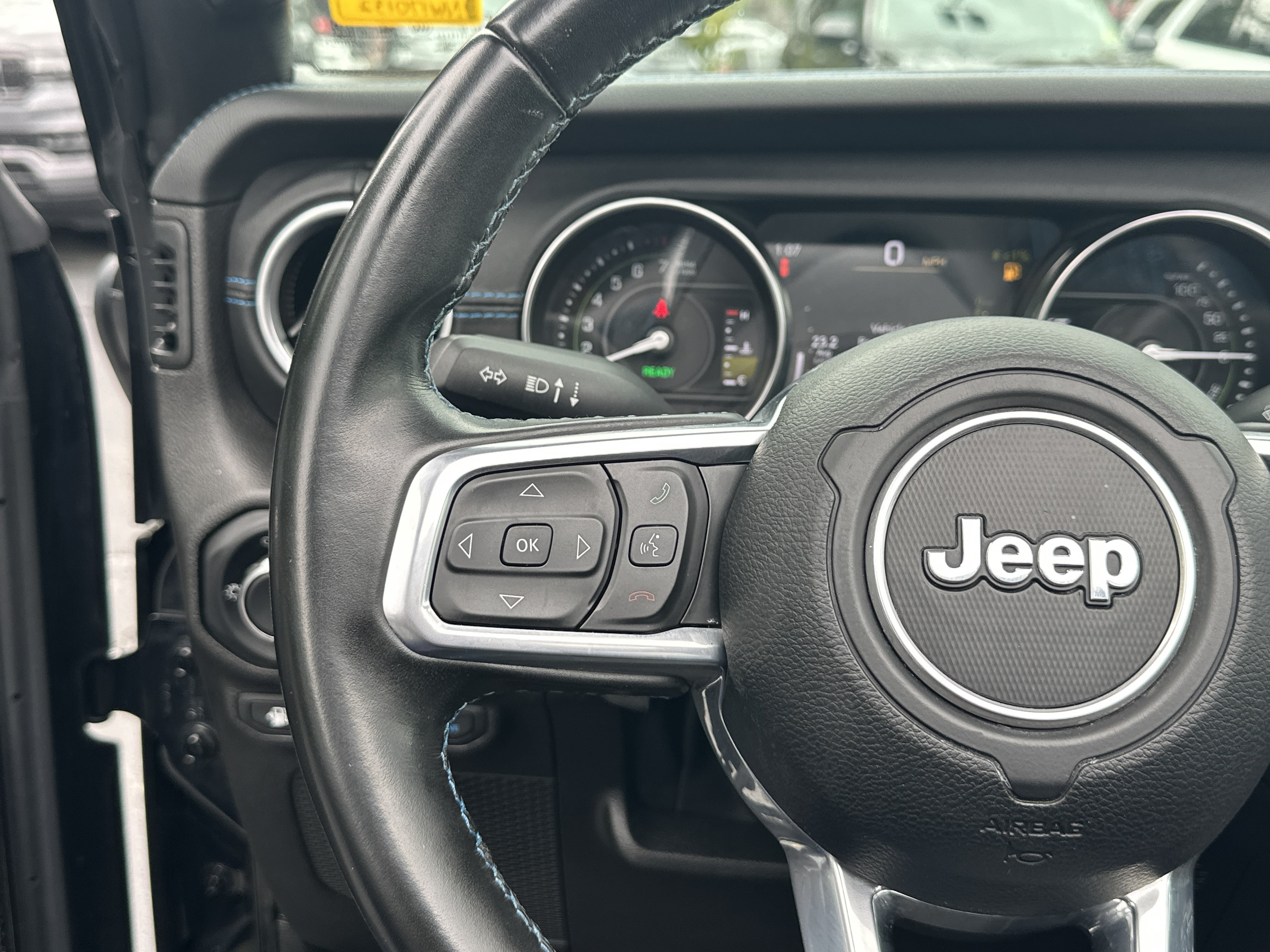 Used 2022 Jeep Wrangler Unlimited Rubicon 4xe AWD/4WD image 28