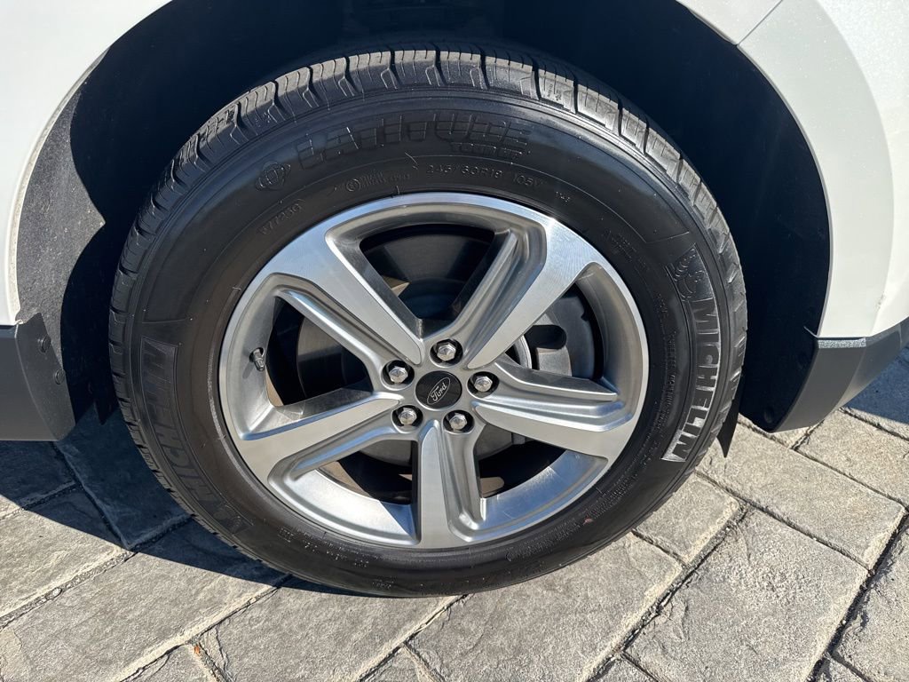 Used 2024 Ford Edge SEL w/ Convenience Package image 4