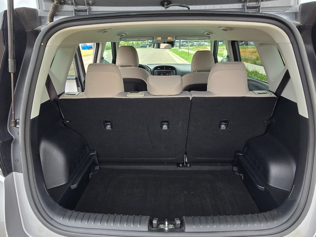 Used 2025 Kia Soul LX w/ LX Technology Package FWD image 30