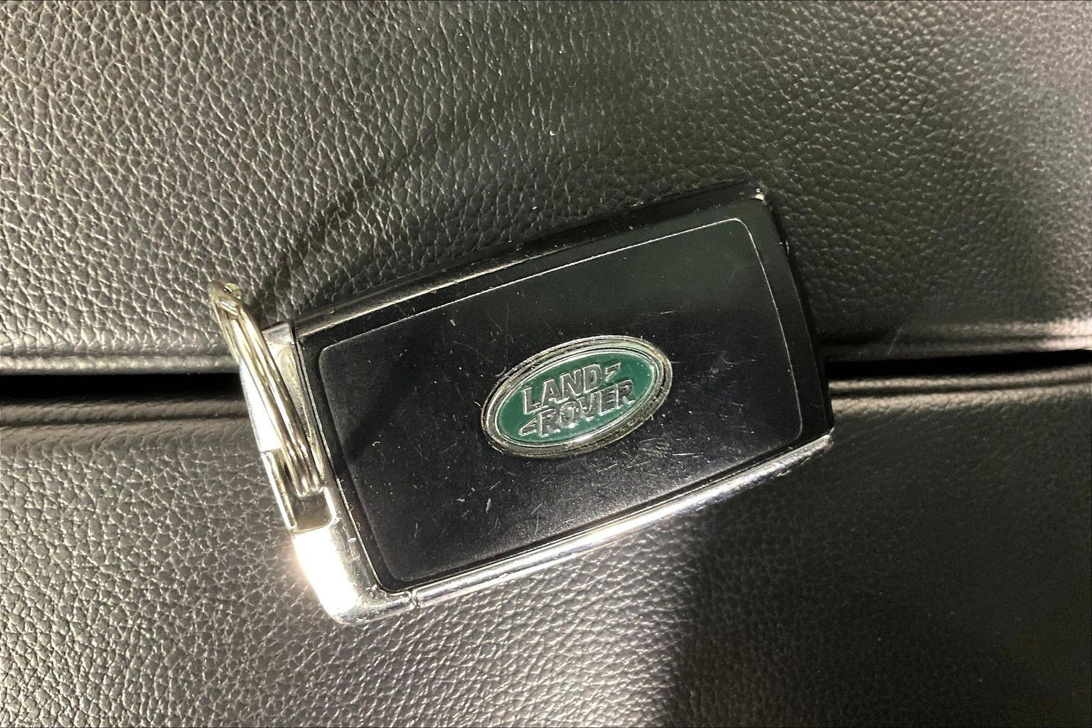 Used 2021 Land Rover Range Rover Velar R-Dynamic S image 34