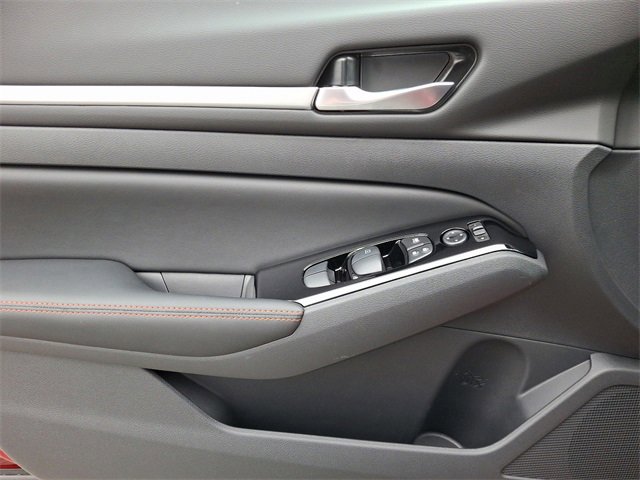 New 2025 Nissan Altima 2.5 SR image 10