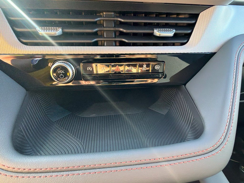 New 2027 Ford Explorer Active AWD/4WD image 31