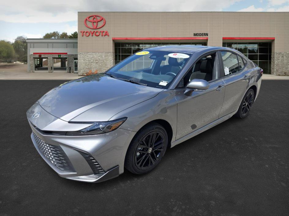 Used 2025 Toyota Camry SE