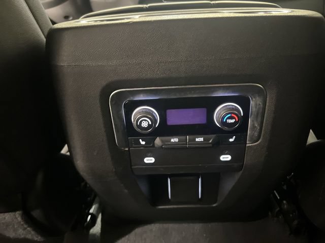 Certified 2024 Chevrolet Suburban Z71 w/ Luxury Package AWD/4WD image 20
