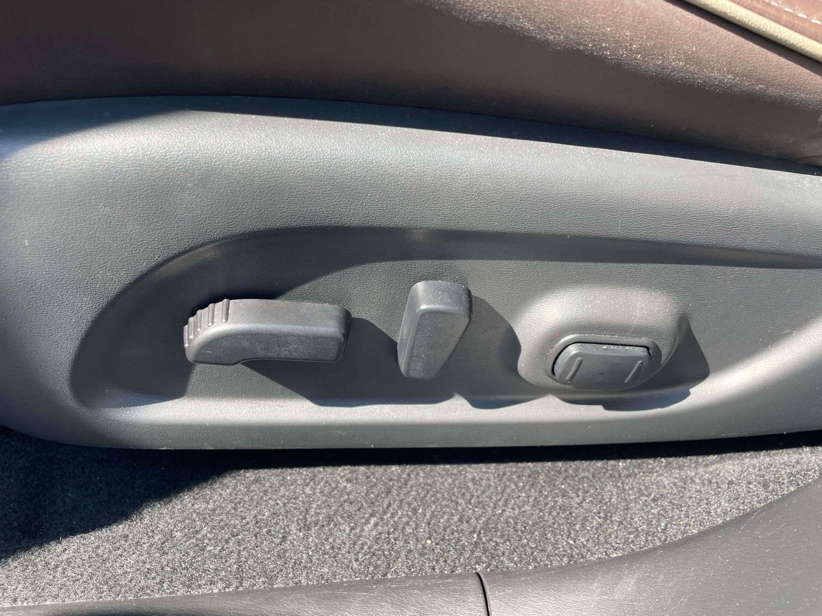 Used 2020 INFINITI QX60 Luxe w/ Essential Package FWD image 12