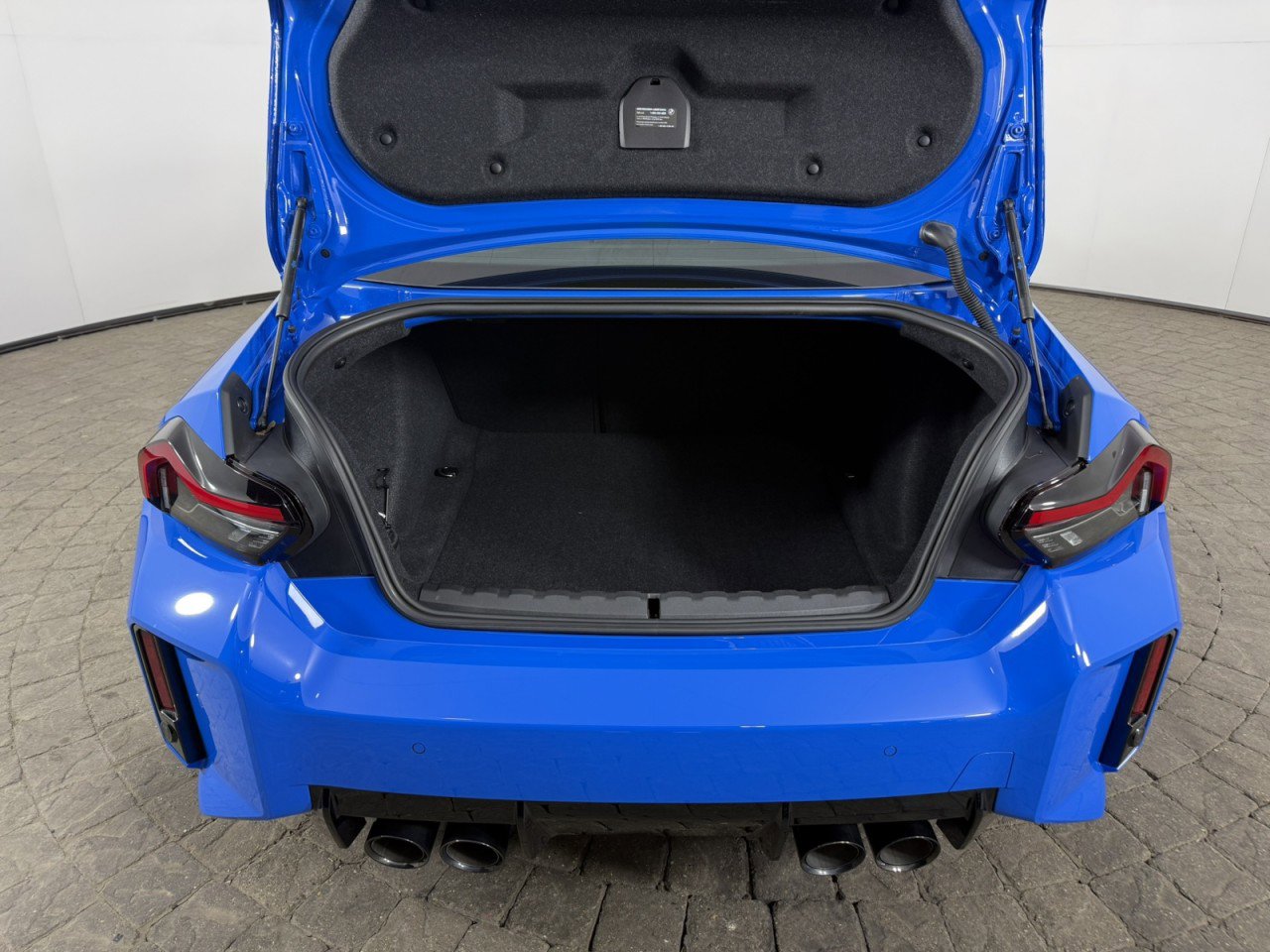 Used 2025 BMW M2 w/ Lighting Package image 7