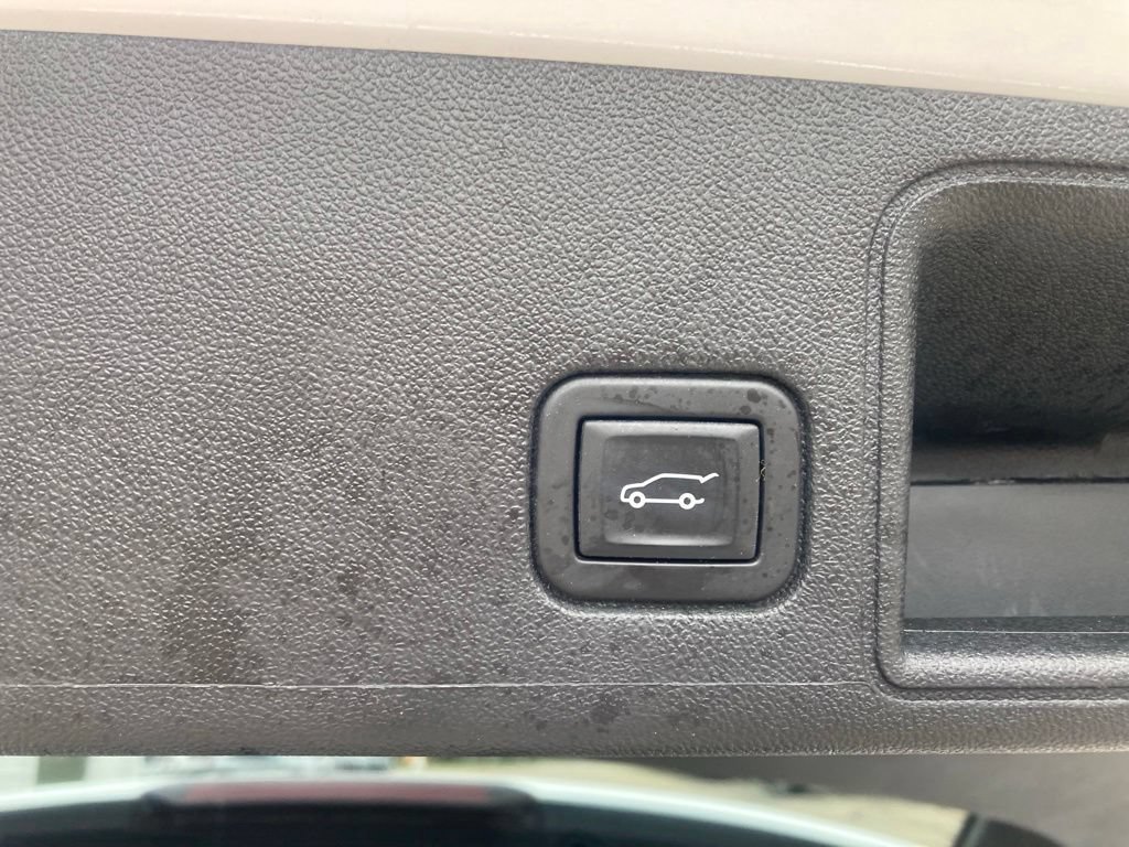 Certified 2023 GMC Terrain SLT w/ Infotainment Package II FWD image 11