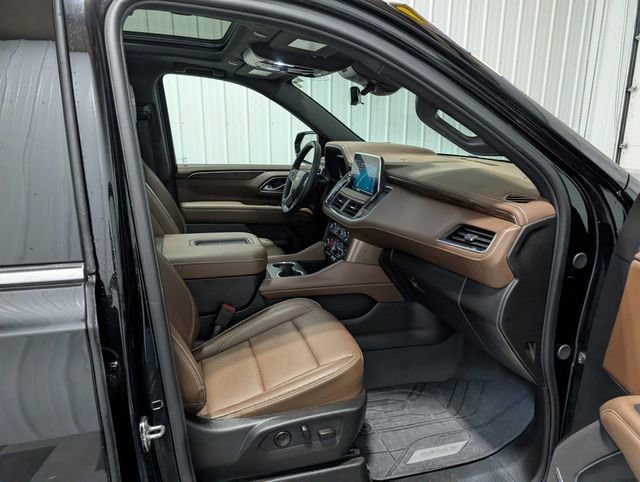 Used 2024 Chevrolet Suburban High Country w/ Max Trailering Package AWD/4WD image 31