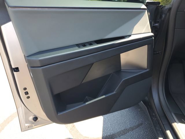 Used 2025 Tesla Cybertruck AWD Crew Cab image 8