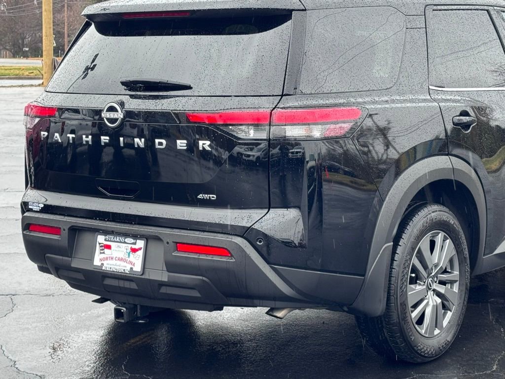 Used 2025 Nissan Pathfinder S image 38