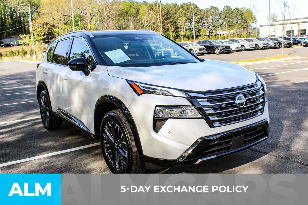 Used 2025 Nissan Rogue Platinum w/ Platinum Premium Package FWD image 4